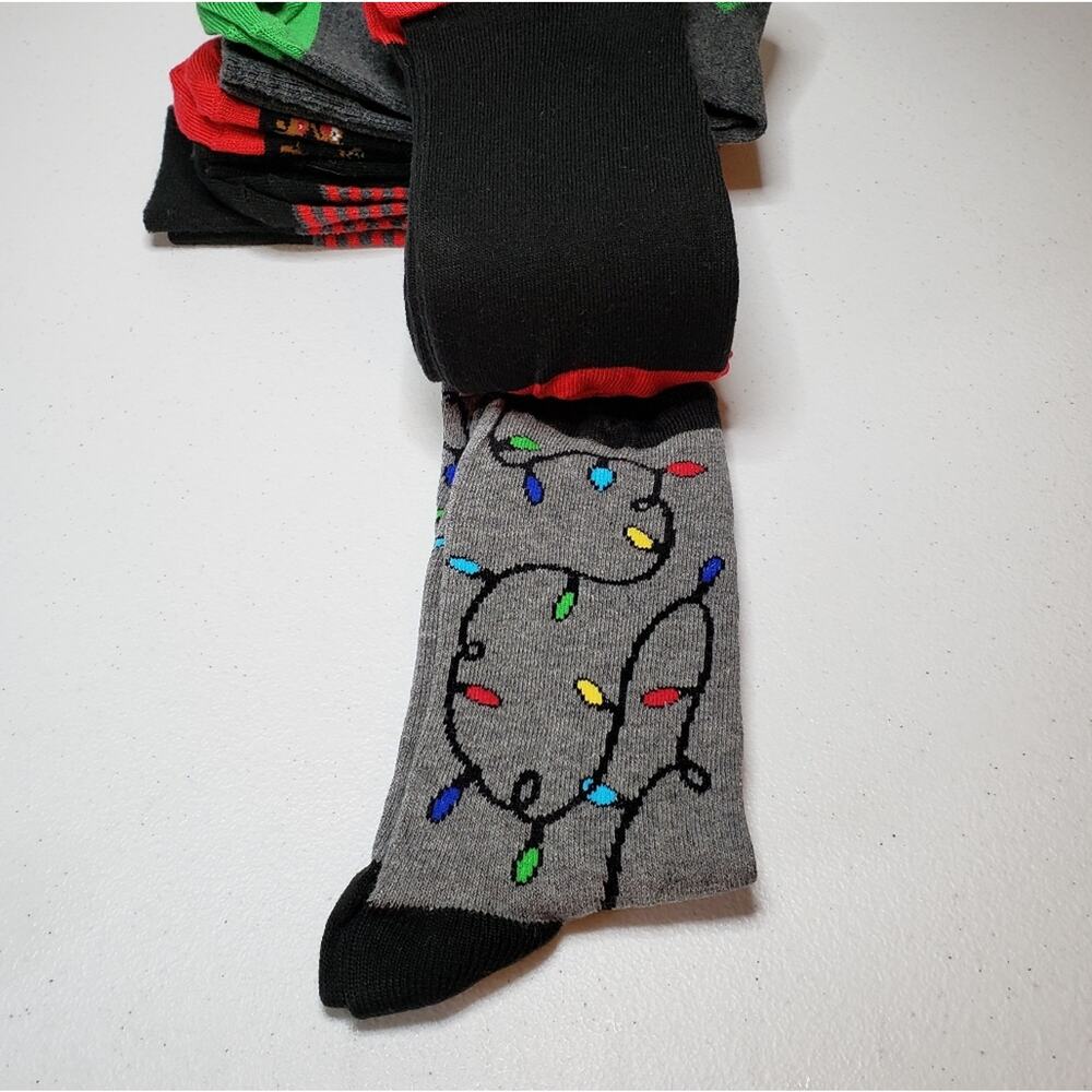 Kohl's Holiday Christmas Theme Crew Socks Six Pair Bundle - Picture 5 of 9